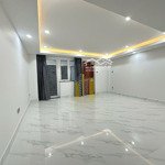 Nhà 4 lầu 6 phòng có thang máy khu đảo kim cương giá 50 triệu