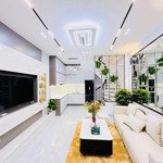 Trần thái tông - tt cầu giấy - dt 30m2, 5 tầng. 4 ngủ. ngõ rộng đẹp - nhỉnh 6 tỷ