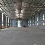 Cho thuê xưởng 800m2 xe 10 tấn xa dân cư