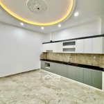 Bán nhà 3 tầng xây độc lập ngay gần chợ lãm hà (có sân cổng) ô tô đỗ cửa