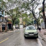 Bân nhà phố tây sơn. dt:30m/3 tầng. lô góc. 2 mặt tiền. ô tô đỗ cửa. kinh doanh tốt. giá 6,9 tỷ