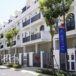 Bán căn liền kề hướng đông nam giá tốt nhất dự án. giá bán 5 tỷ bao hết thuế phí sang nhượng.