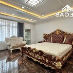 Căn hộ cao cấp - biệt thự ngay chợ thủ đức