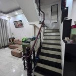 Chính chủ bán căn nhà bà hom (4m x 12m) trệt. 1 lầu đúc, 2pn, 2wc