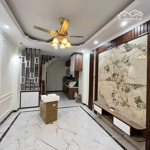 Nhà la phù, 35m2, 5t giá 3,95tỷ, ngõ thông thoáng, ô tô đỗ cổng, gần trường học, ub xã