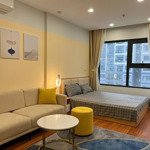 Hiếm! chuyển nhượng cc studio, tầng trung, view thoáng sáng, full nội thất