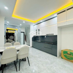 Bán nhà văn cao, quận ba đình, thang máy, ngõ thông, sát phố, ở luôn, full đồ, dân trí cao 39mx6t