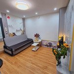 Tập thể tầng 2 quỳnh mai, hai bà trưng. dt 60m2, giá 2,89 tỷ. 2 ngủ đủ công năng, lô góc mặt đường.