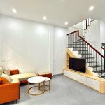 Nhà ngõ thổ quan,,khâm thiên 34m x 4 tầng. gần ô tô