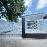 Nhà thiết kế thông suốt, sân ô tô gần chợ chánh mỹ - thủ dầu một; giá 3.3 tỷ thương lượng bán nhanh