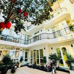 Bán biệt thự sân vườn đảo ngọc tây hồ, 164m2 view hồ tây, gara ô tô an ninh tốt, không gian sống