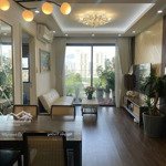 Cần bán căn hộ 67m2, 2pn 2vs, full đồ đẹp, view hồ, chung cư vinhomes d''capitale. giá chỉ 5.5 tỷ