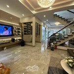 Siêu phẩm nhà hẻm xe hơi 8m thành thái p.14 q.10 trệt lửng 3 lầu st dt: 5m x 16m giá 15.8tỷ tl