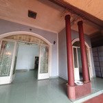 Ngay khu chợ thủ đức. kinh doanh đỉnh. ngang gần 8m. lô góc 3 mặt thoáng. giá 41 tỷ