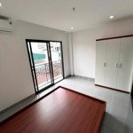 Toà chvd nguyễn ngọc vũ, vài bước chân ra phố, ô tô vào nhà, thang máy, dt 95tr/th, 85m2
