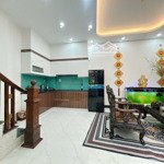 Siêu hiếm- lô góc- hai bà trưng- ô tô đỗ cửa- 38m, 5 tầng, mt 5 mét, 10 tỷ 400tr.