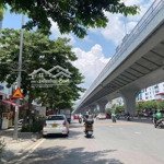 Bán nhà 7 tầng thang máy mặt phố minh khai gần time city.
mặt tiền 6,3m kinh doanh dòng tiền .