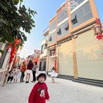 Chính chủ bán măt chợ, trục kinh doanh 4,5 tầng , ô tô tránh tại phú lương hà đông, giá 6,5 tỷ.