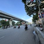 Bán nhà mặt phố nguyễn trãi, 12t lô góc, cho thuê 300tr/th dt: 220m mt 7.6m vị trí siêu đẹp 110tỷ