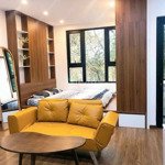 Cho thuê căn hộ view công viên thủ lệ, ô tô đỗ cửa - 2 mặt thoáng đáng sống