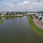 Nhà phố la vida ngang 5, xây dựng 5x13, hướng tây bắc, giá 6 tỷ, đã có sổ hồng