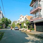 Bán biệt thự khu dân cư tân phong, 20x20m, 1 trệt 2 lầu, giá 17tỷ. lh 0794290131