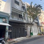 Bán nhà đẹp xách vali ở ngay, mặt tiền đường số quận 7, lý phục man, 5m ngang, 10 tỷ nhỉnh