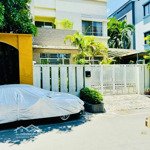 Bán biệt thự mỹ hoàng phú mỹ hưng quận 7 - 197m2 - 3 tầng - 4pn - 57 tỷ