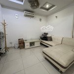 Cho thuê căn hộ 2 phòng ngủ ngay chợ bến thành, 100m2, chỉ 17 triệu/tháng tình trạng đang trống