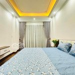 Cho thuê nhà tầng 3 ngõ 165 dương quảng hàm, rộng thoáng sạch mới