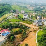 Bán 4400 m2 (400 m2 thổ cư) tại yên bình, thạch thất sẵn nhà vườn, ao cá chỉ việc về ở, sát khu làn