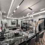 Chính chủ bán căn hộ 34t trung hoà nhân chính, 159m2, 3 phòng ngủ, đầy đủ nội thất, chỉ việc về ở
