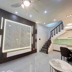 Bán gấp nhà khương trung thanh xuân,34mx5t,ngõ thông,lô góc,nhà mới ở luôn.
