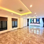 Bán nhà xuân thuỷ 60m2 x 7t th máy. gara ô tô. cách 1 nhà ra phố. ở kết hợp kd, vp, spa đỉnh chóp.