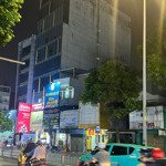 Bán nhà 2 mặt tiền cách mạng tháng tám.quận 3. dt: 8,8 x 17m.nở hậu: 9,7m. nhà 2 tầng. giá: 32,5 tỷ