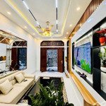 Bán nhà riêng 40m2 , 4 ngủ full đồ , quan hoa cầu giấy hà nội
