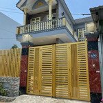 Nhà mới xã hưng long bình chánh dt ( ngang 7,5m dài 19m ) xd : 1 trệt 1 lầu , giá 4,55tỷ