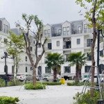 Chính chủ bán gấp liền kề mặt đường lớn, giá 2x tỷ. bán gấp. không tiếp môi giới