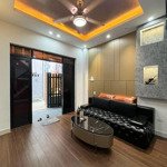 Chào bán nhà 2 tầng k2m5 huỳnh ngọc huệ thông ra chợ thanh khê full nội thất.