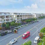 Sarica - chủ nhà bán nhanh - căn 2 phòng ngủ- view quận 1 - giá tốt chốt ngay - full nội thất -diện tích106 m2