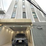 Anh chị không mua toà nhà này thì mua toà nào