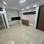 Bán nhà tại phố yên hoà, cầu giấy, dt 30m, 6 tầng, thang máy, gần phố, 8.5 tỷ