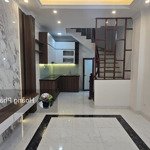 Bán nhà ngõ 206 cổ linh, đối diện siêu thị aeon long biên. full nội thất, ôtô đỗ cổng. lh0965858116