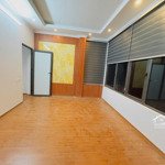 Bán nhà phố minh khai 5 tầng 40 m ,3 ngủ ô tô đỗ của nhỉnh 6 tỷ