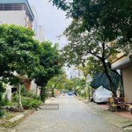 Bán đất hà đông 100m mặt tiền 8m sổ đỏ vuông đẹp vỉa hè đường ô tô tránh khu vực rất phát triển