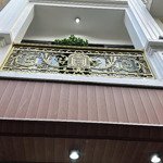 Gia đình lần bán lô góc 50m2 - 5 tầng mới phố tân mai. thang máy 350kg,đã lắp full nội thất.