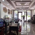 Hot nhà lạc long quân, gần phố, thang máy, hơn 8 tỷ