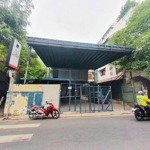 Cho thuê biệt thự sân vườn mt nguyễn trọng tuyển tân bình gần vòng xoay lê văn sỹ 350m2 giá 70tr