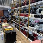 Bán nhà mặt phố hàng giấy, kinh doanh sầm uất cả ngày lẫn đêm,30m, bán nhanh 18tỷ