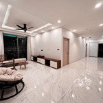 Cho thuê căn hộ midtown, quận 7.diện tích135 m2, 3 phòng ngủ- 3 wc, căn góc view sông,full nội thất, nhà đẹp